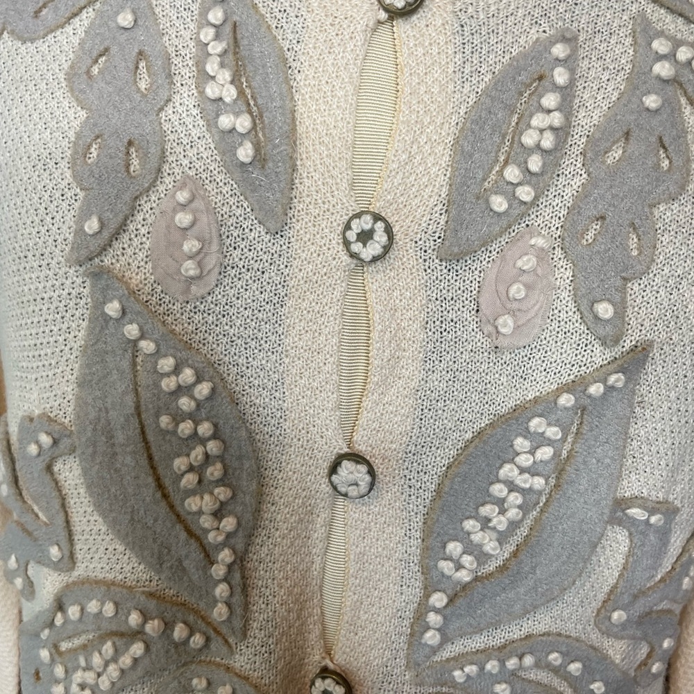 ANTHROPOLOGIE Knitted & Knotted Ivory Cardigan Felt Leaf Cashmere Cotton NWT - Picture 3 of 16